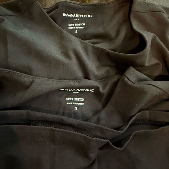 NWT Banana Republic Women's Black Blouse - Picture 2 of 5